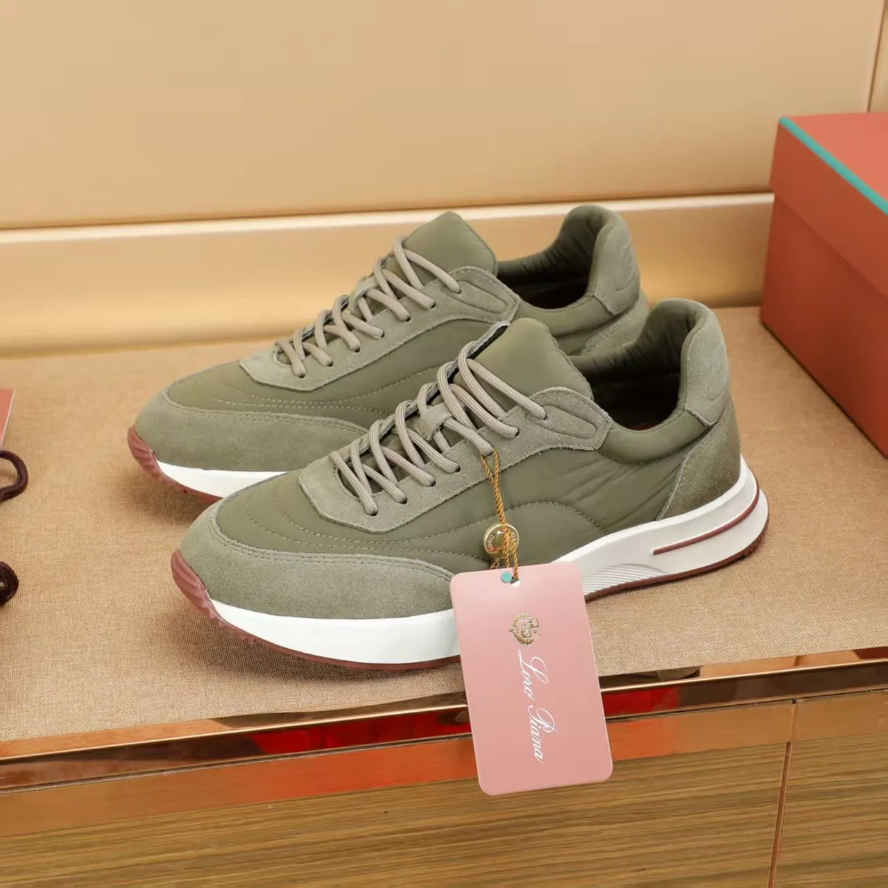 Factory price: 460💰Loro Piana niche classic jogging shoes, men's lace-up casual shoes and sneakers, high-quality lightweight and comfortable fabrics, suitable for outdoor leisure, the color scheme is young and energetic, and it looks great with sportswear or casual suits! Size: 38-44 (45. Customized)